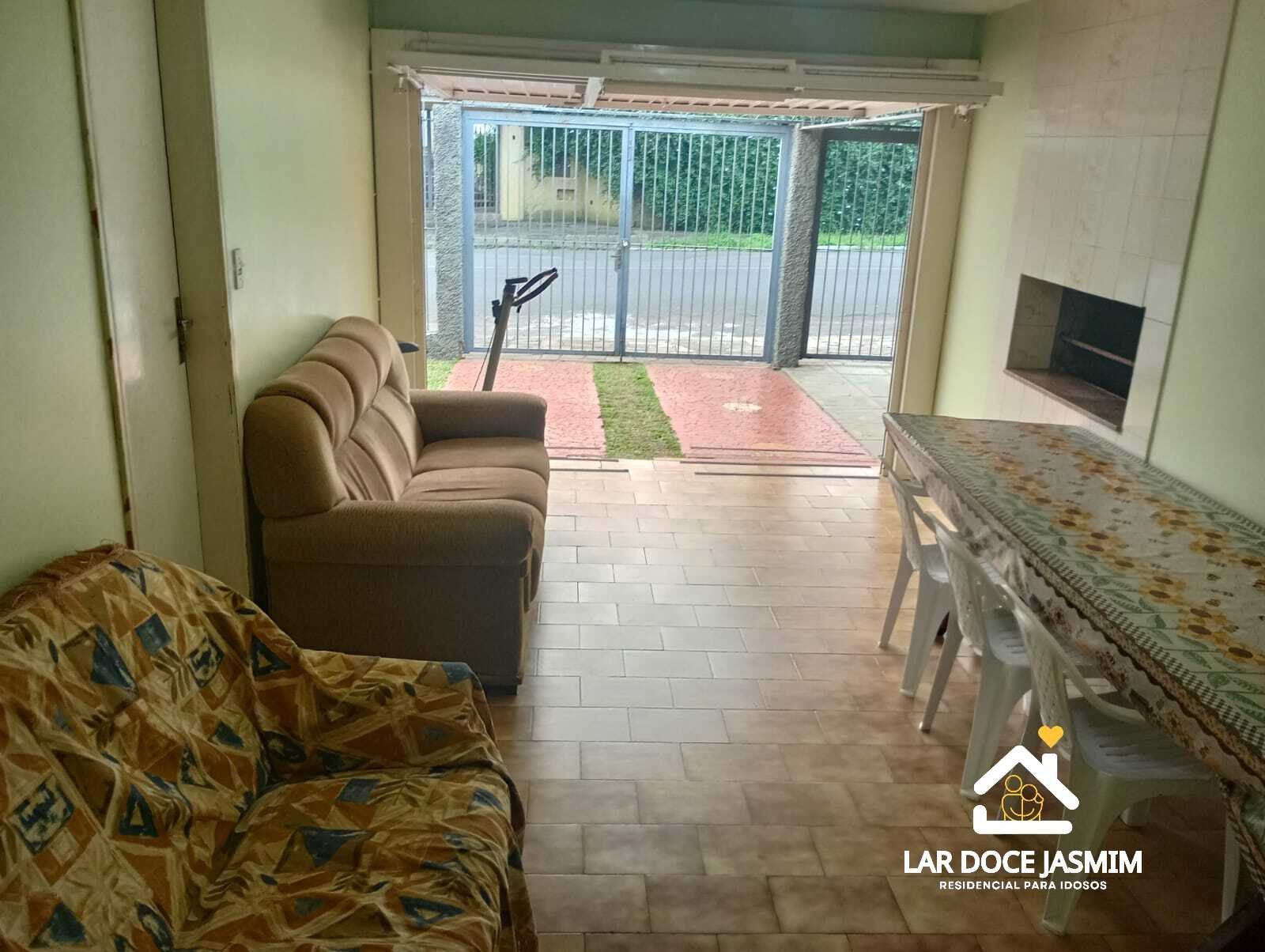 Cuidados especializados para idosos no Lar Doce Jasmim